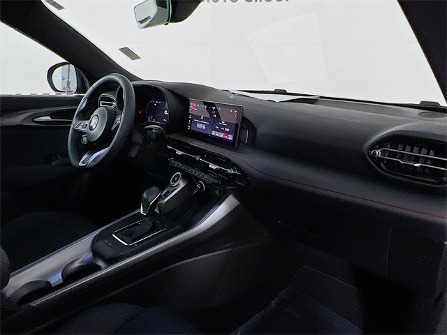 Vehicle image 35 of 37