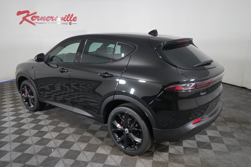 Vehicle image 8 of 20