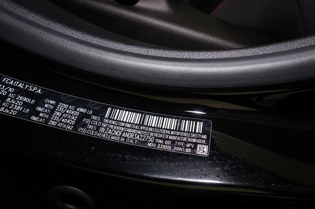Vehicle image 18 of 20
