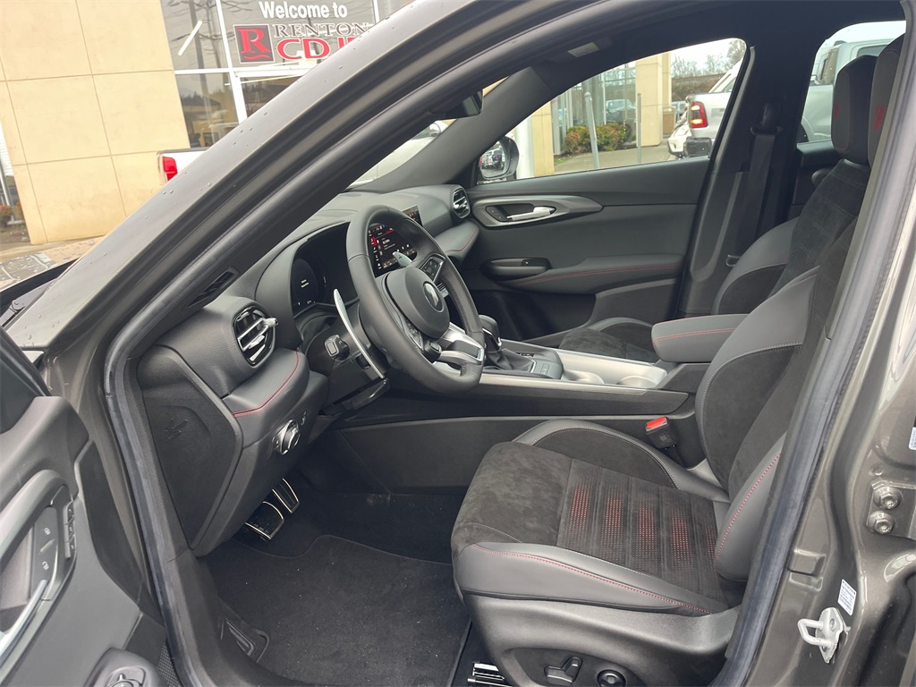 Vehicle image 14 of 20