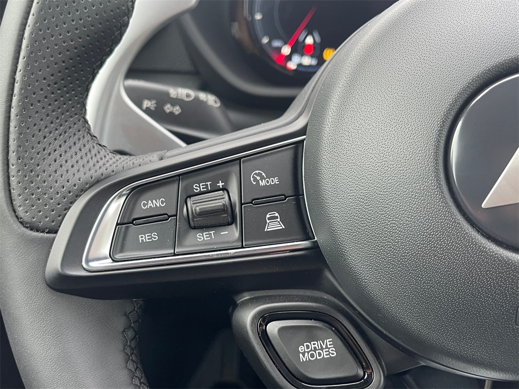Vehicle image 15 of 20
