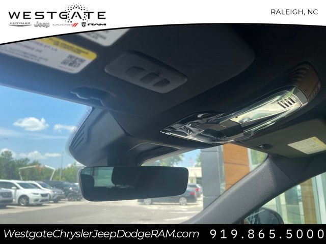 Vehicle image 18 of 30