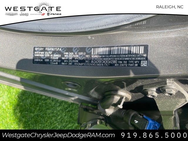 Vehicle image 23 of 30