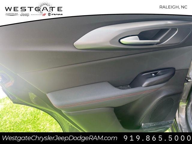 Vehicle image 28 of 30