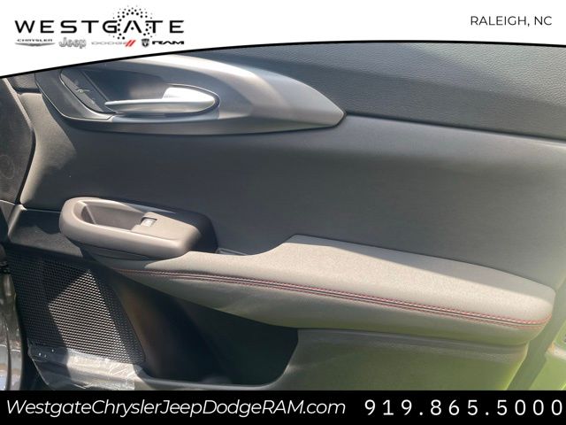 Vehicle image 8 of 30