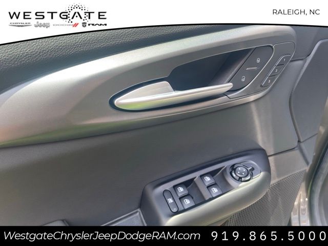 Vehicle image 13 of 30