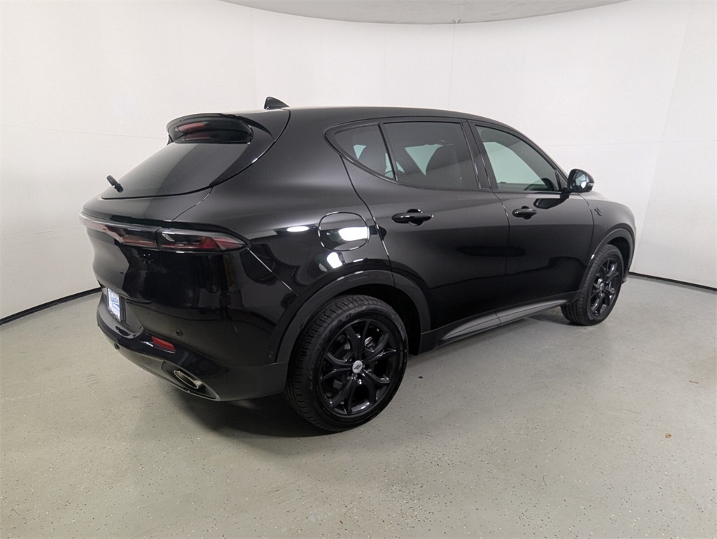 2024 Dodge Hornet R/T Image 4 of 28