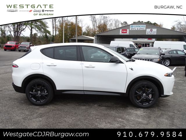 Vehicle image 5 of 25