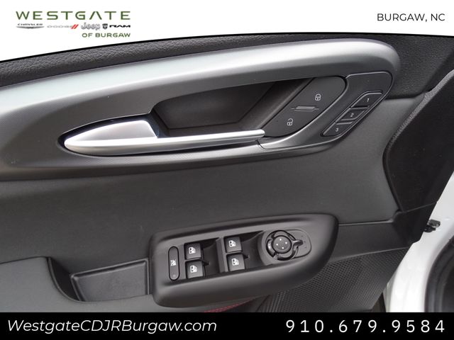 Vehicle image 18 of 25