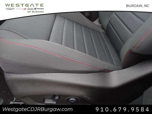 Vehicle image 17 of 25