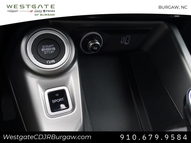 Vehicle image 23 of 25