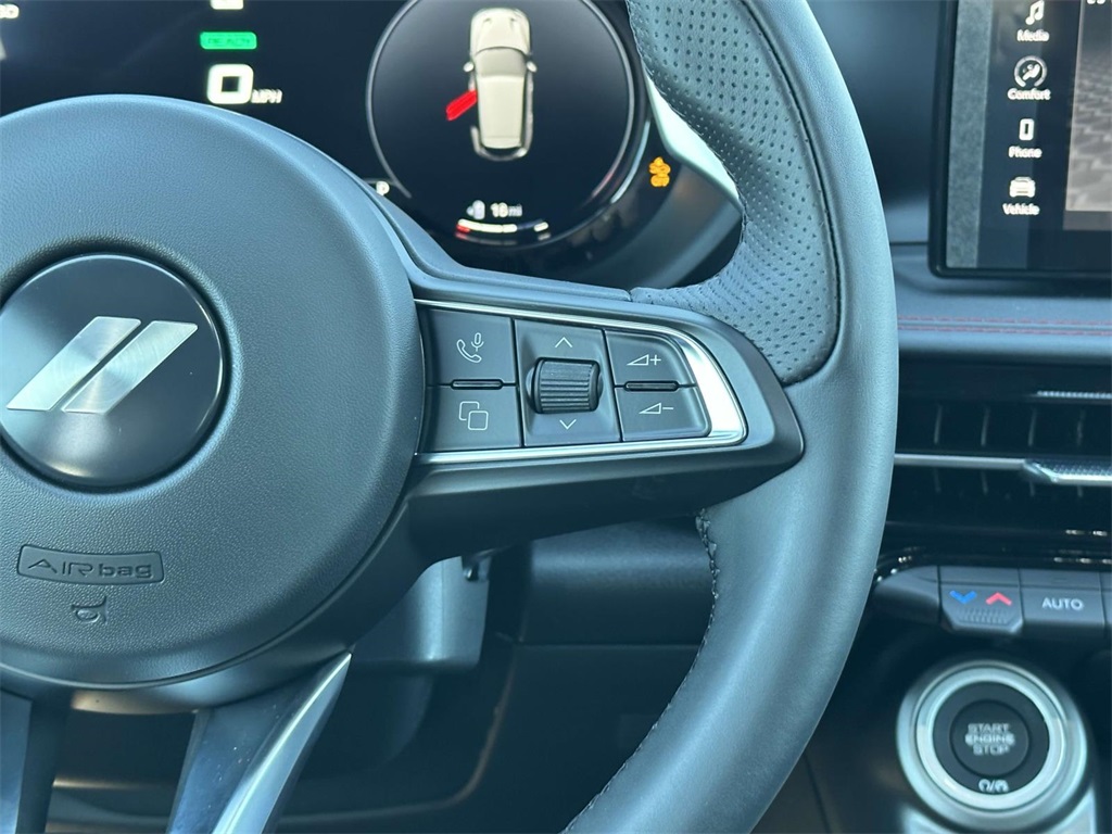 Vehicle image 11 of 20