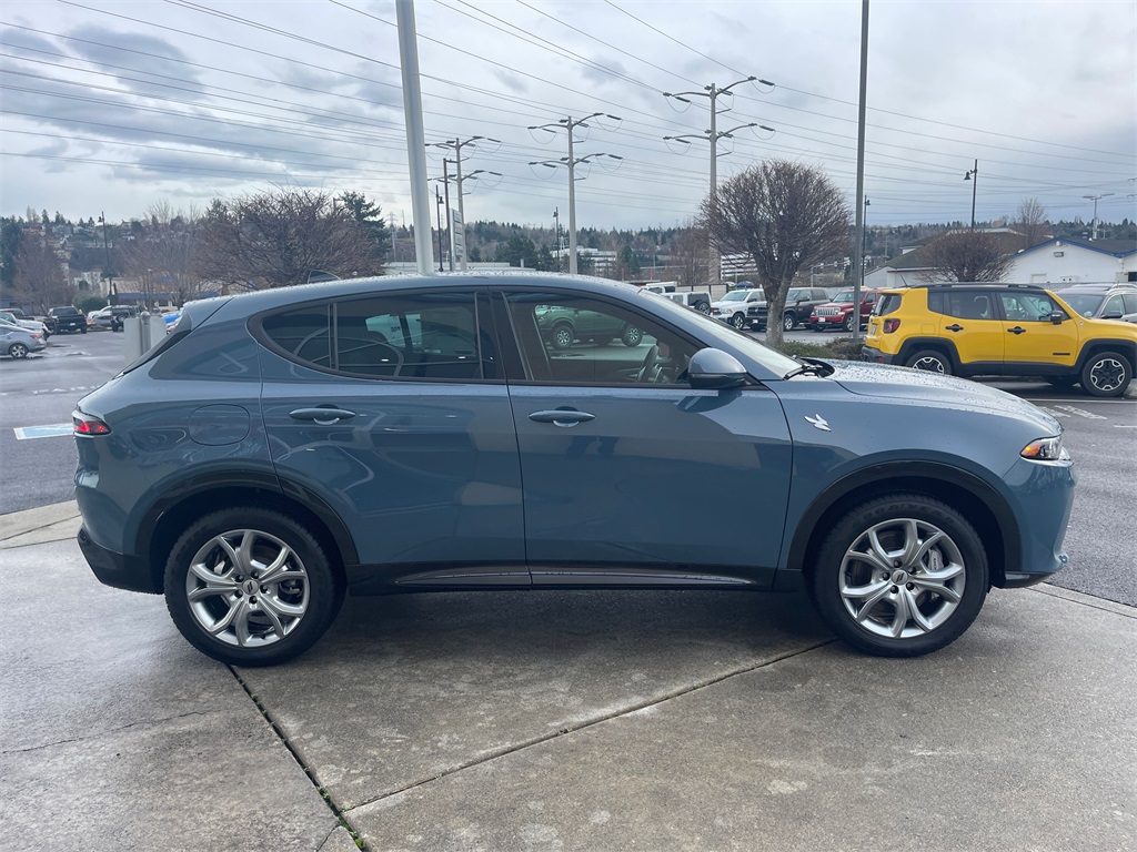Vehicle image 4 of 20