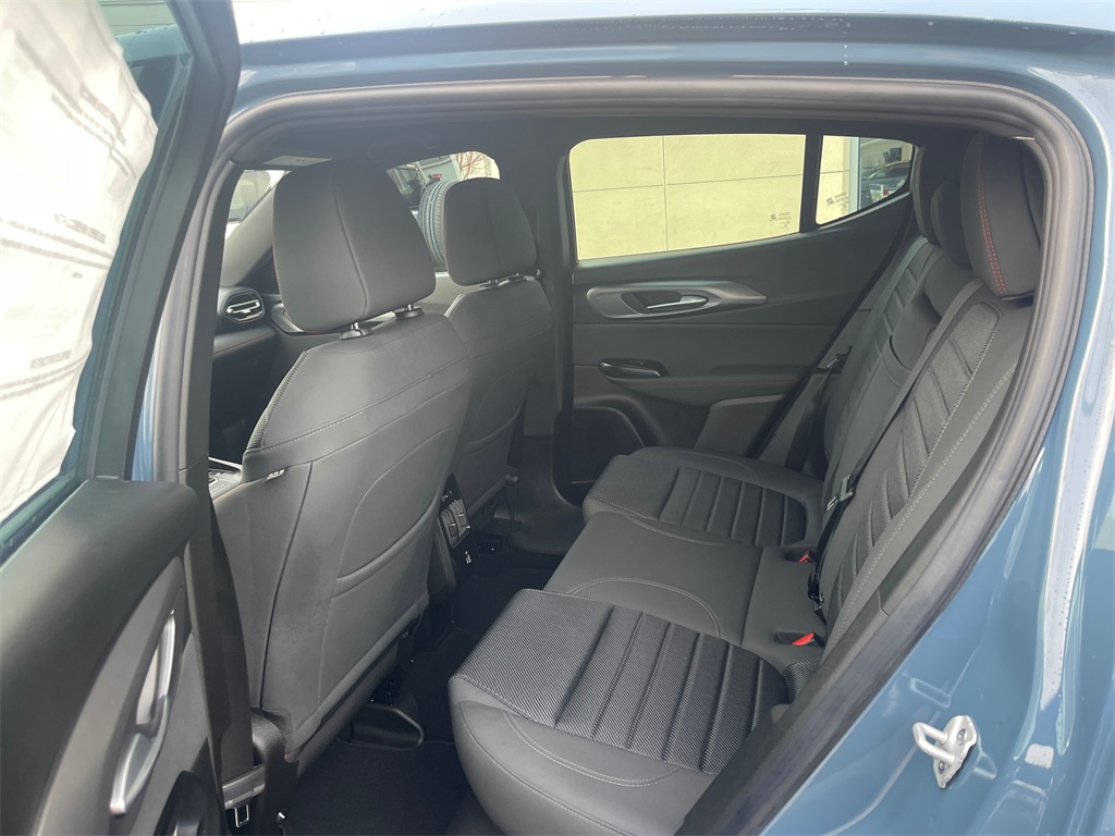 Vehicle image 10 of 20
