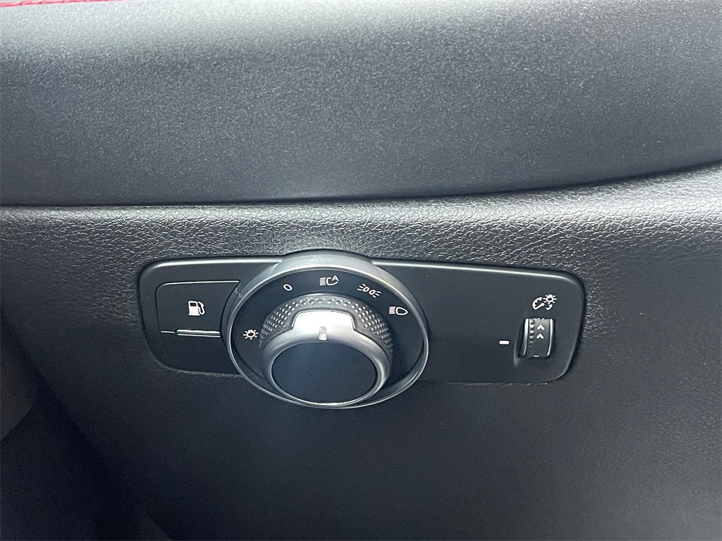 Vehicle image 18 of 20