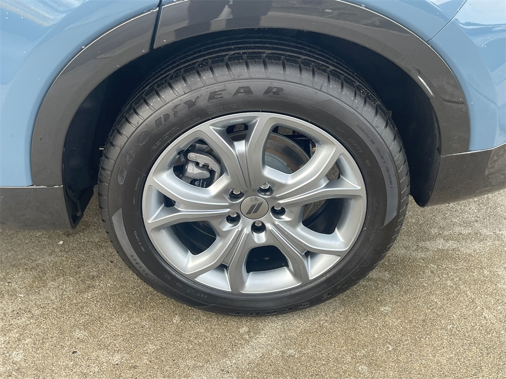 Vehicle image 9 of 20