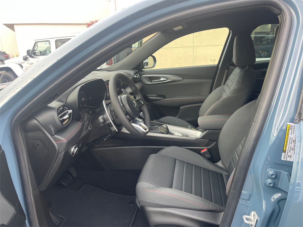 Vehicle image 12 of 20