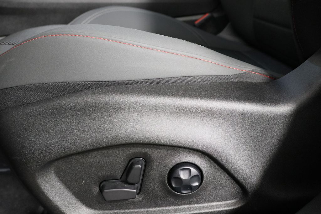 2024 Dodge Hornet R/T Image 33 of 48