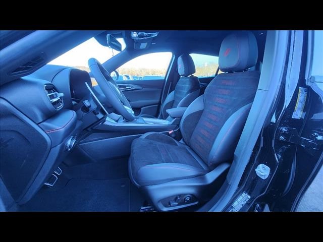Vehicle image 11 of 18