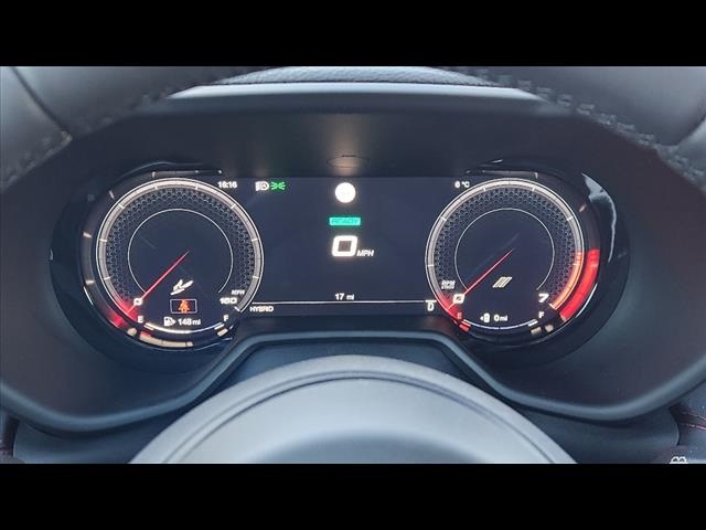 Vehicle image 15 of 18