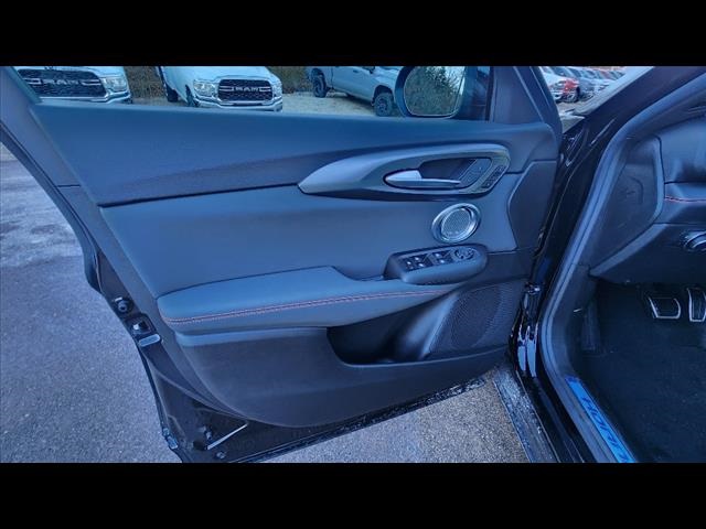 Vehicle image 8 of 18