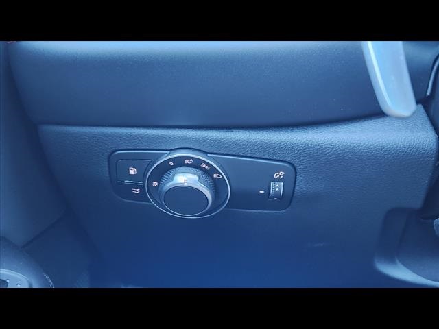 Vehicle image 16 of 18