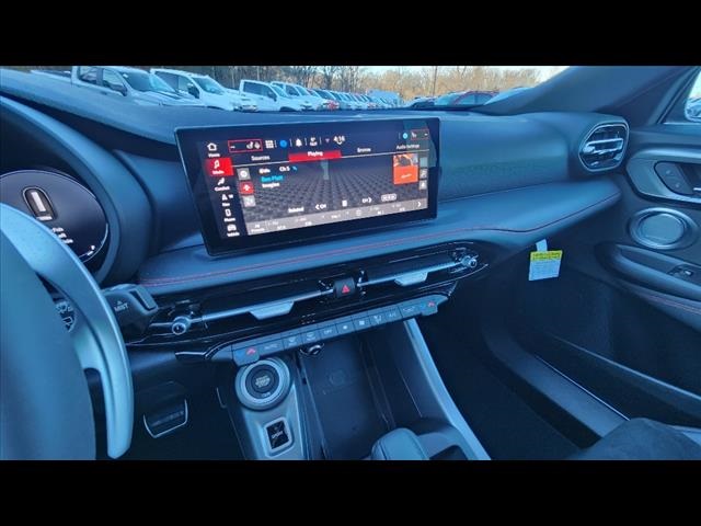 Vehicle image 12 of 18
