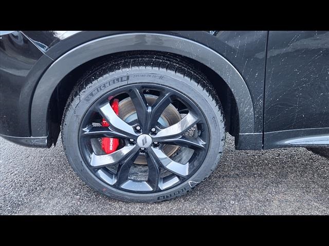 Vehicle image 17 of 18