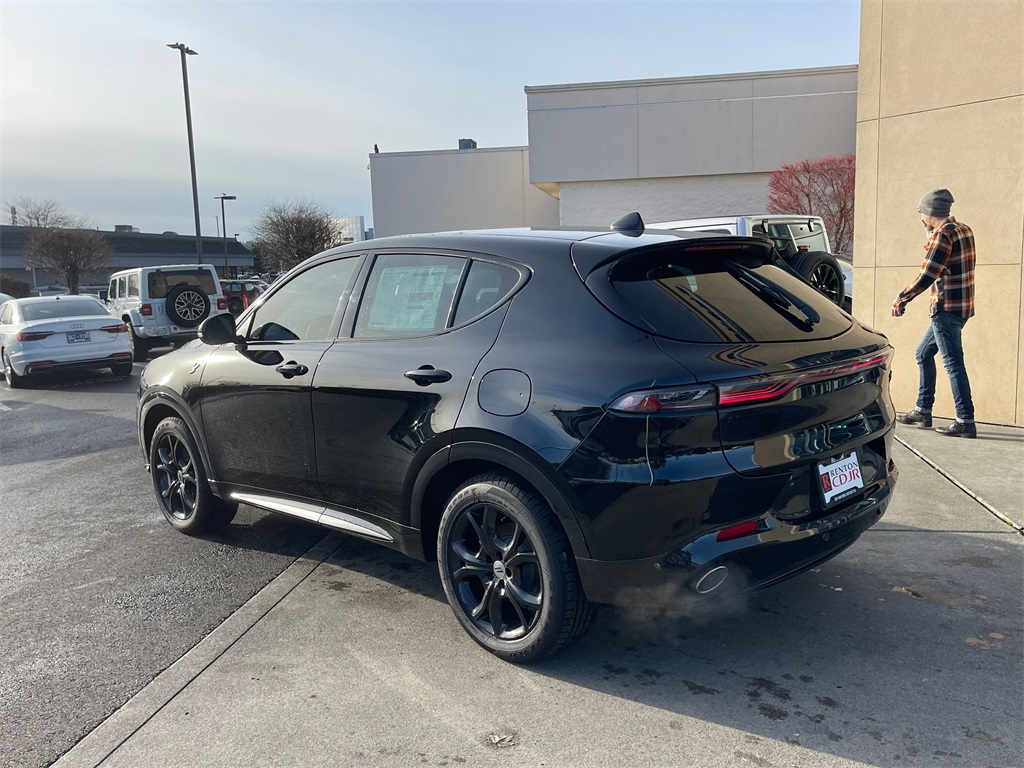 Vehicle image 6 of 20
