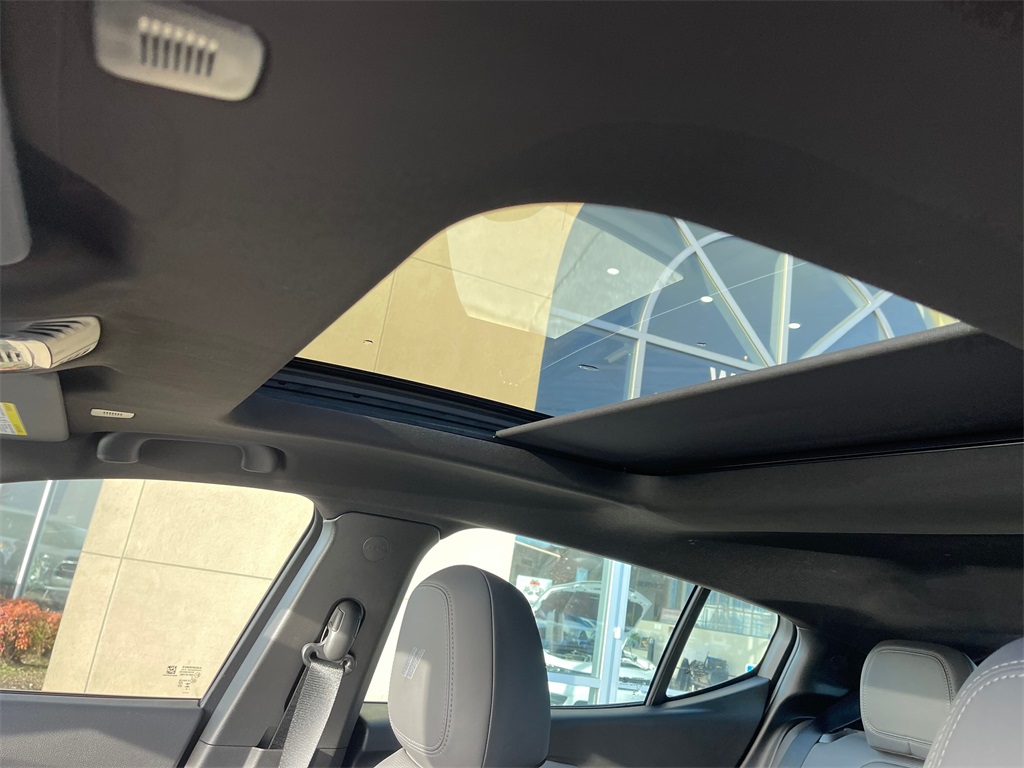Vehicle image 15 of 20