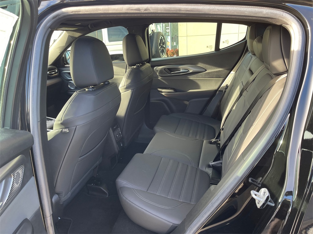 Vehicle image 12 of 20