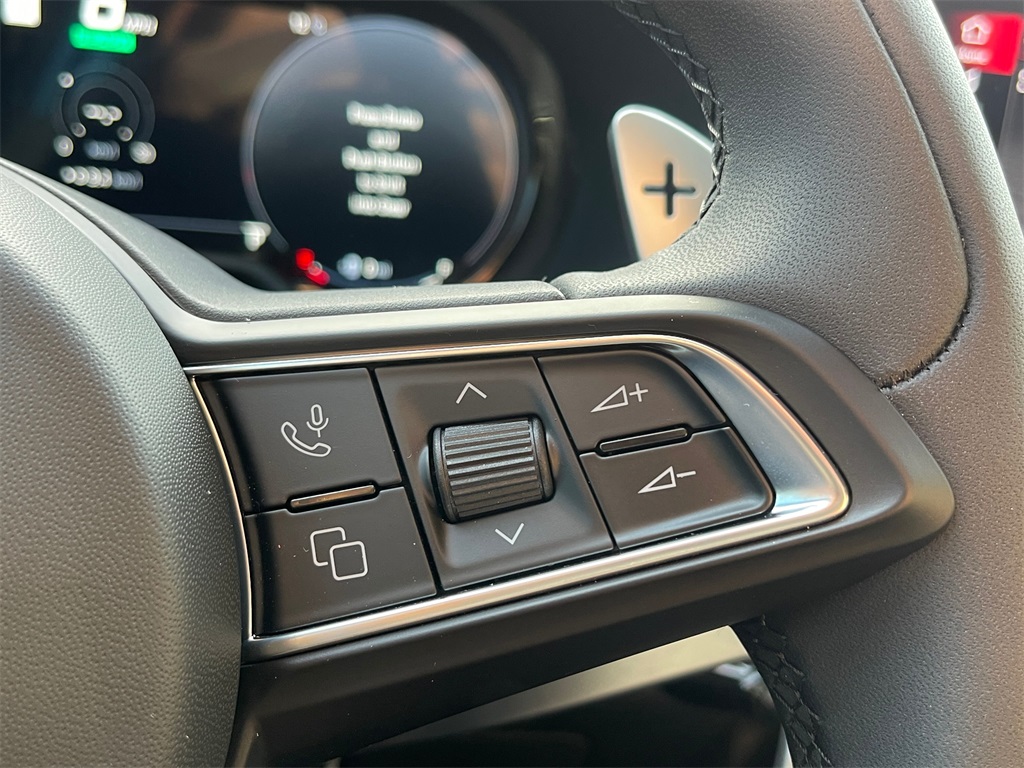 Vehicle image 19 of 20