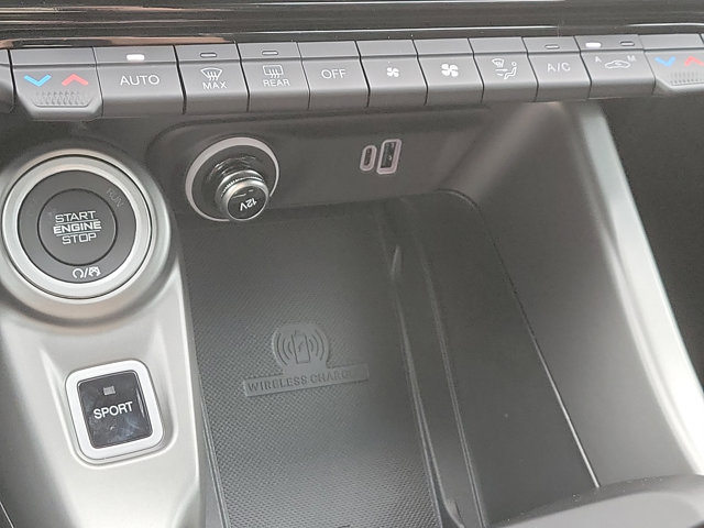 Vehicle image 10 of 19