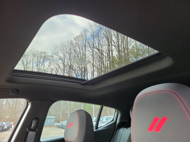 Vehicle image 8 of 19