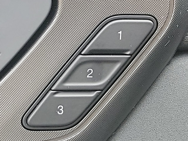 Vehicle image 16 of 19