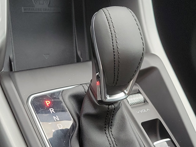 Vehicle image 9 of 19