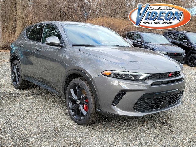 Vehicle image 2 of 19