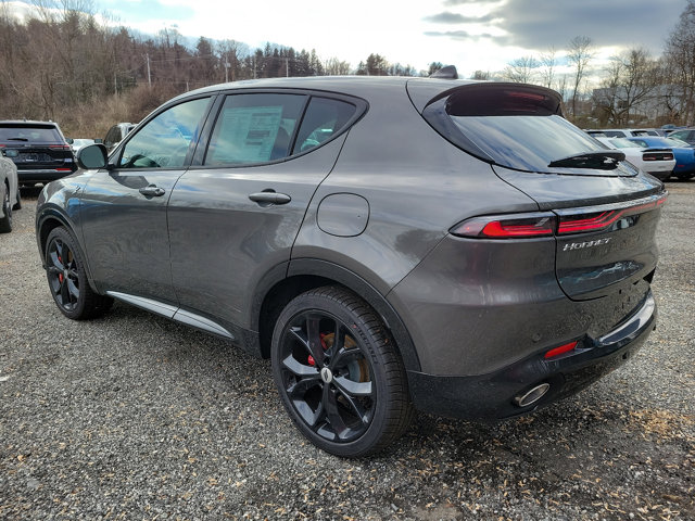 Vehicle image 4 of 19
