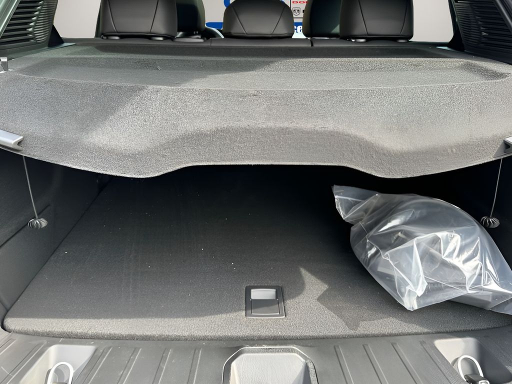 Vehicle image 10 of 21