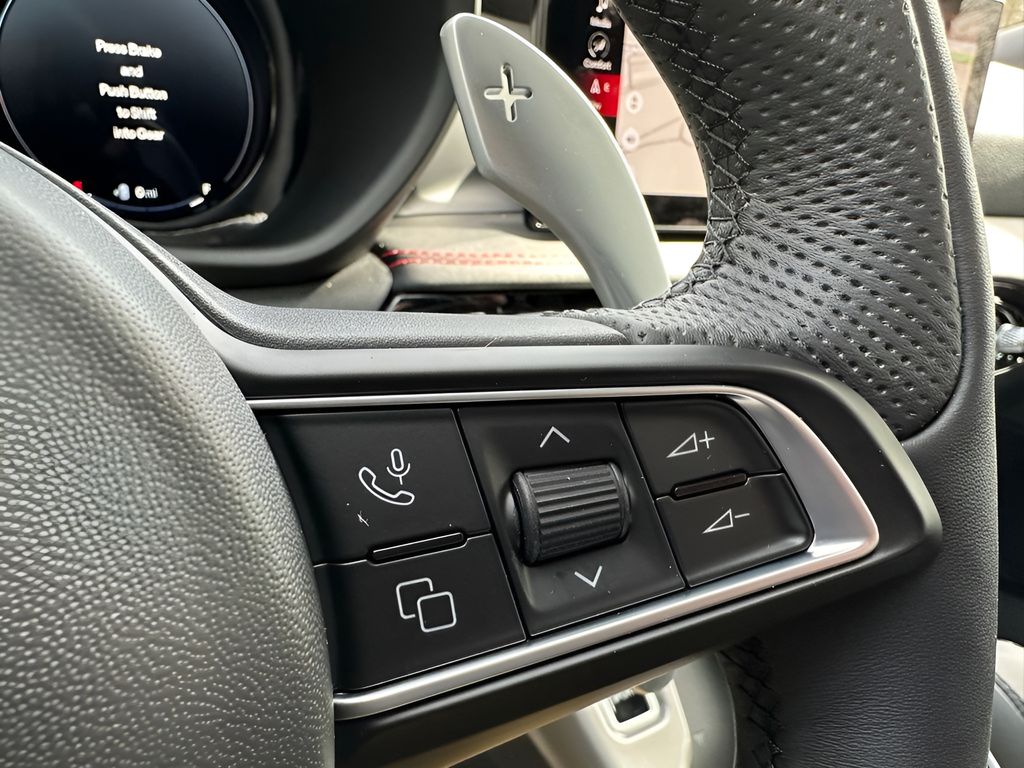 Vehicle image 17 of 21