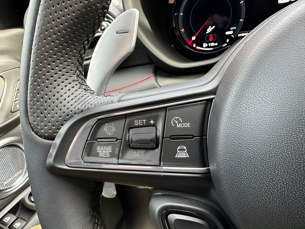 Vehicle image 19 of 21