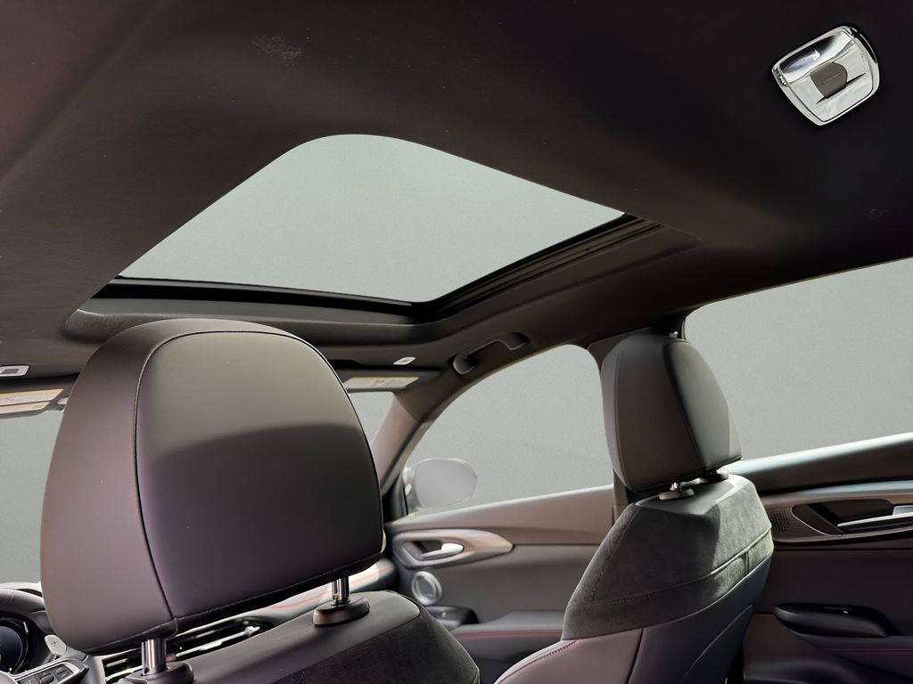 Vehicle image 13 of 21