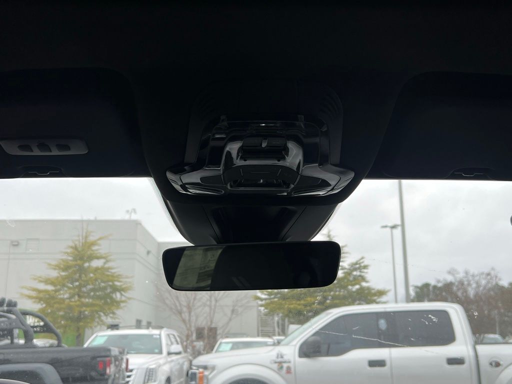 Vehicle image 15 of 24