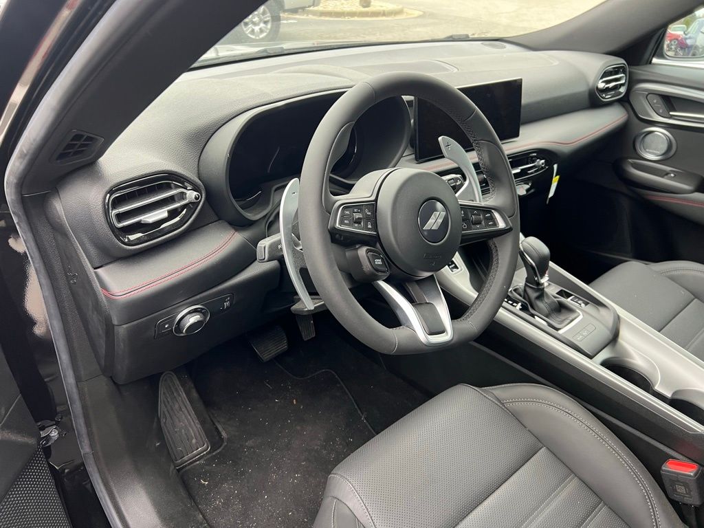 Vehicle image 14 of 24