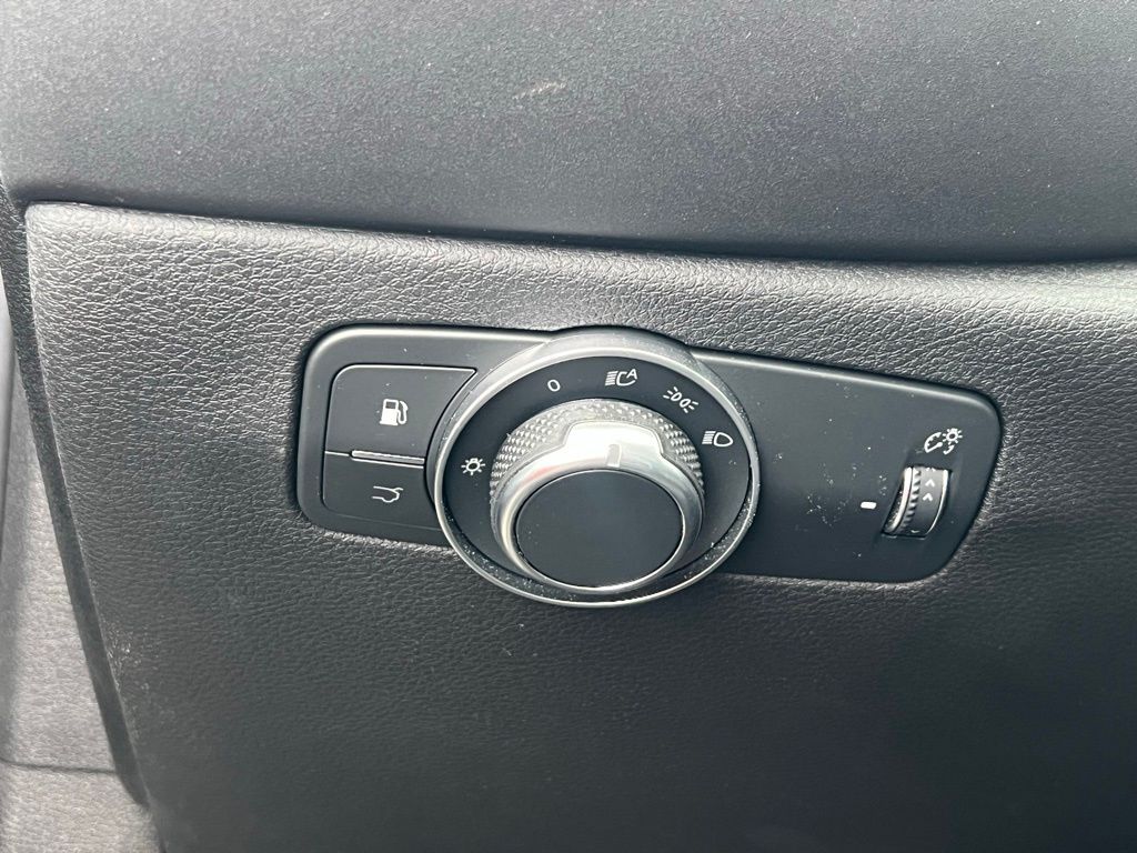 Vehicle image 12 of 24