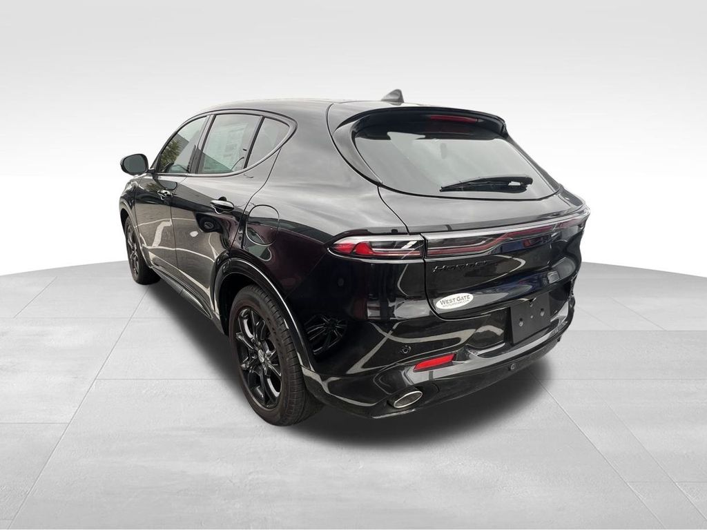 Vehicle image 6 of 24