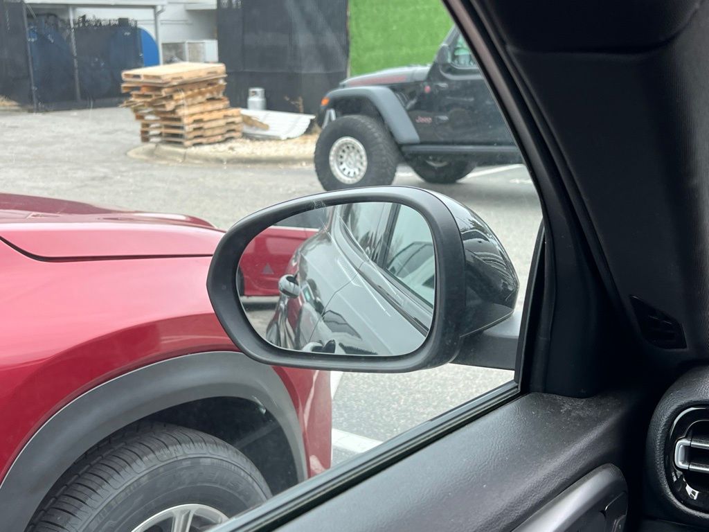 Vehicle image 20 of 24
