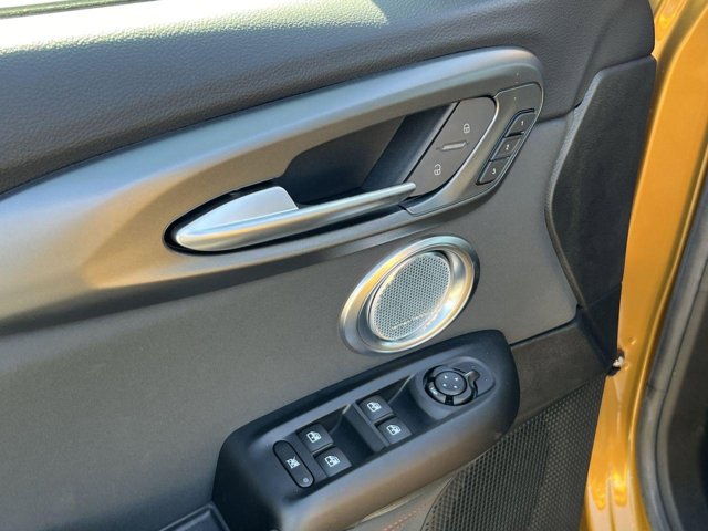 Vehicle image 7 of 24
