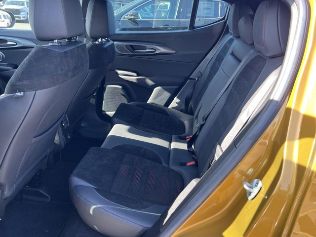 Vehicle image 16 of 24