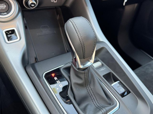 Vehicle image 14 of 24